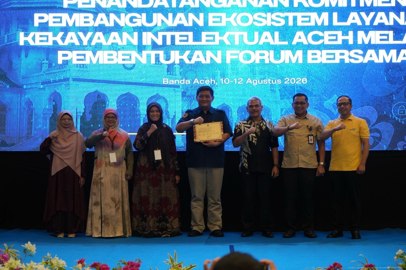 Ketua PPHKI LPPM USK Wakili Sentra KI Aceh Tandatangani Komitmen Penguatan Ekosistem Kekayaan Intelektual